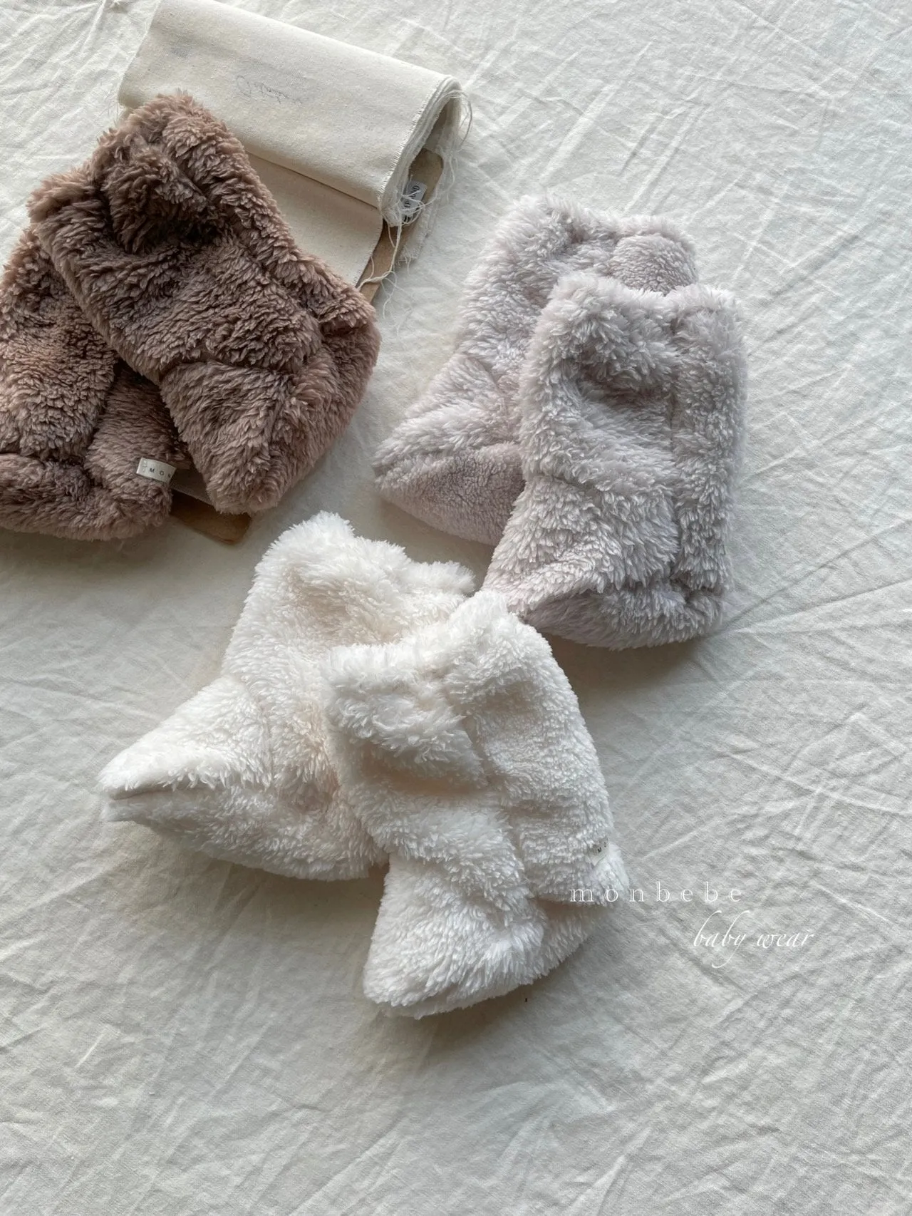 NEWBORN MONBEBE TEDDY BABY BOOTIES ( ONE SIZE)