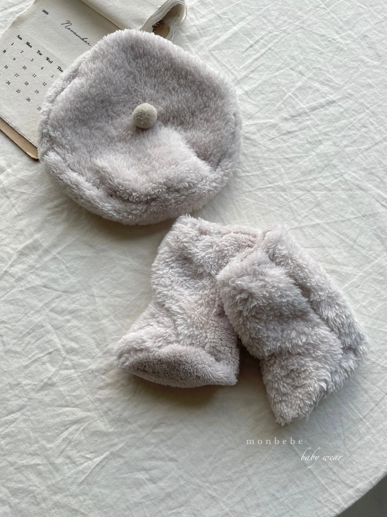 NEWBORN MONBEBE TEDDY BABY BOOTIES ( ONE SIZE)